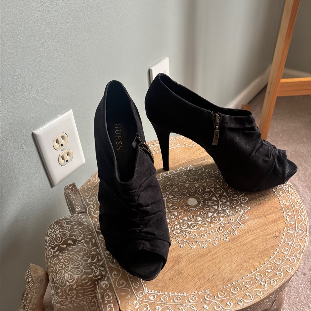 Black peep toe platform